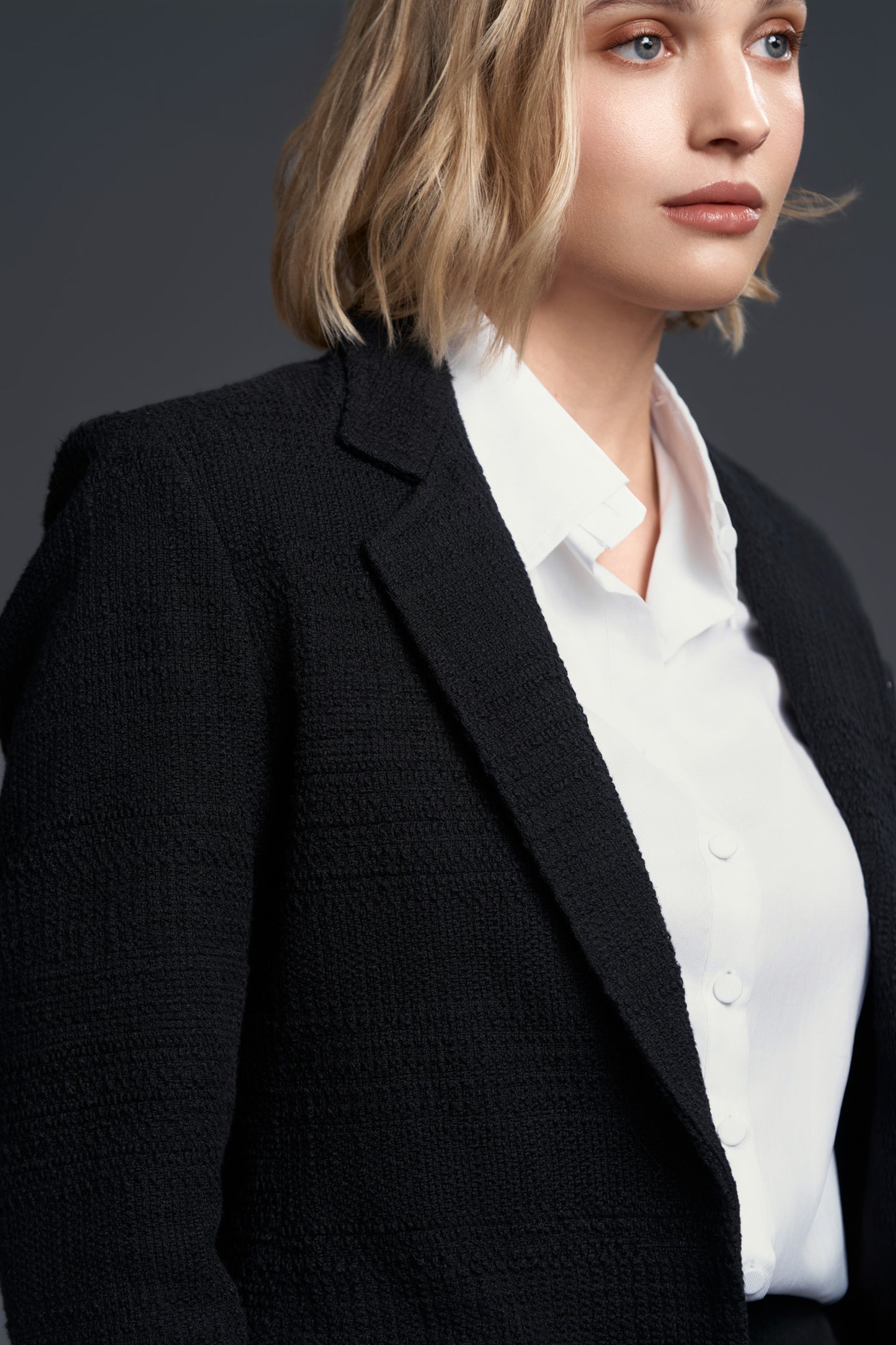 ELARIS JACKET