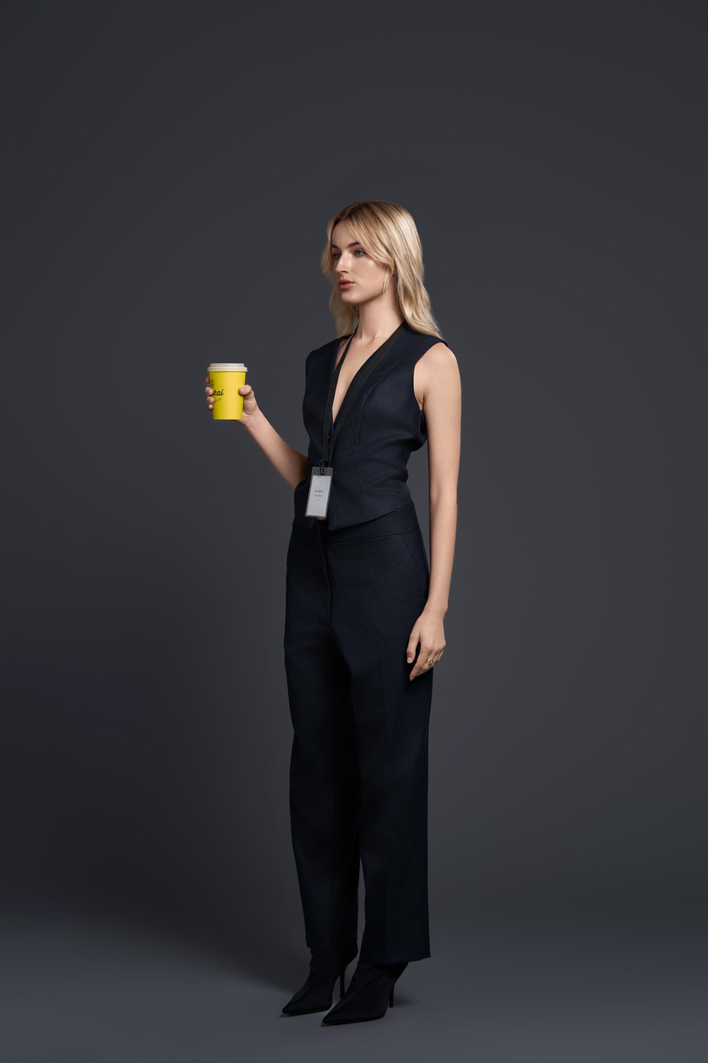 LARIS VEST